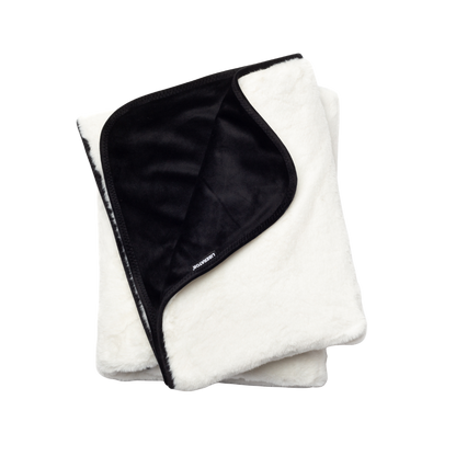 Fascinator Throw – Faux Fur Luscious Splashproof Blanket