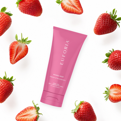Headliner Fresh Strawberry oral gel with floating strawberries